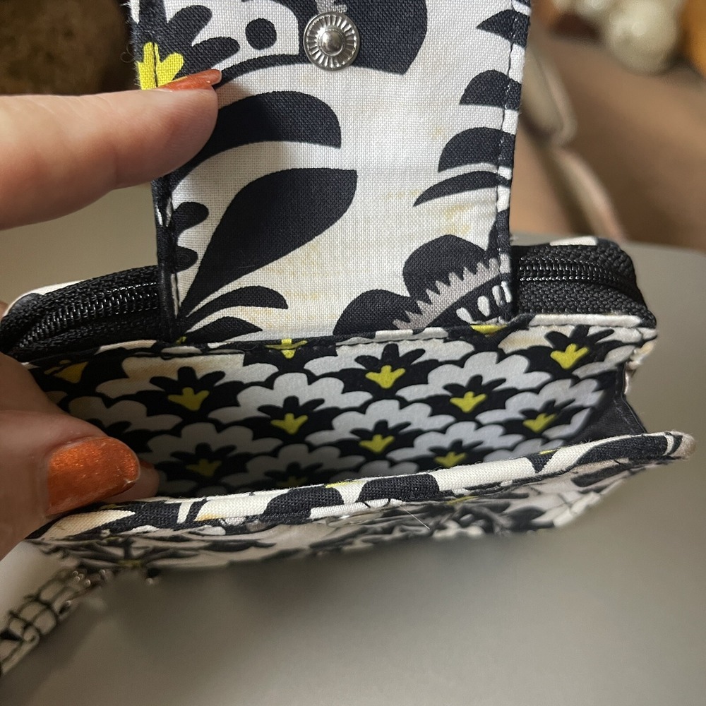 Vera‎ Bradley Baroque Zip Around Wallet Wristlet Black Yellow Logo - Picture 3 of 7
